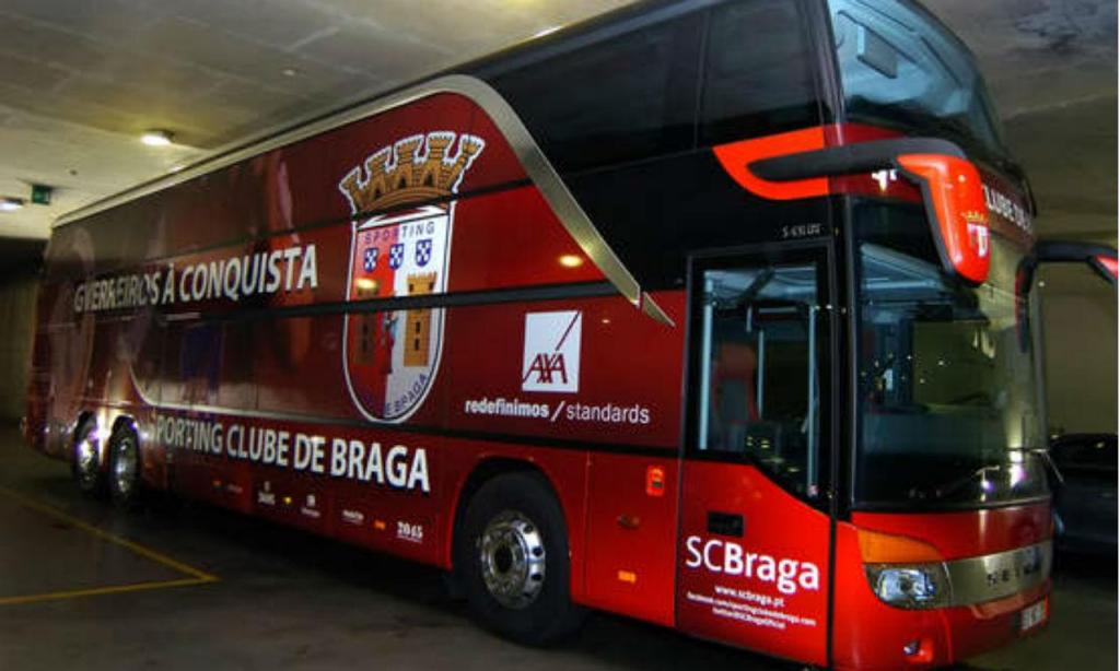 Autocarro do Sp. Braga apedrejado em Guiamrães