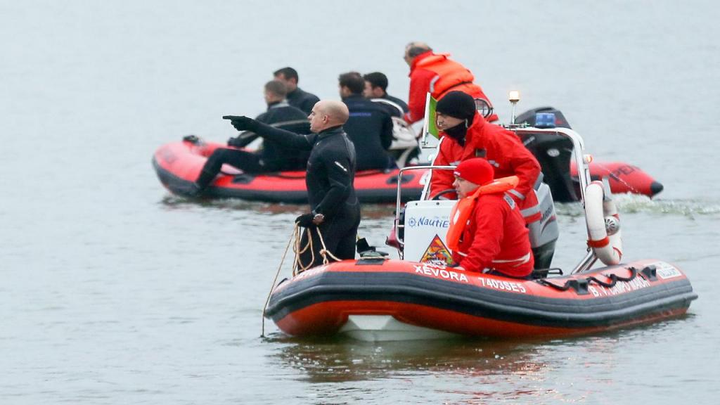 Mergulhadores procuram carro que poderá ter caído no rio Guadiana 