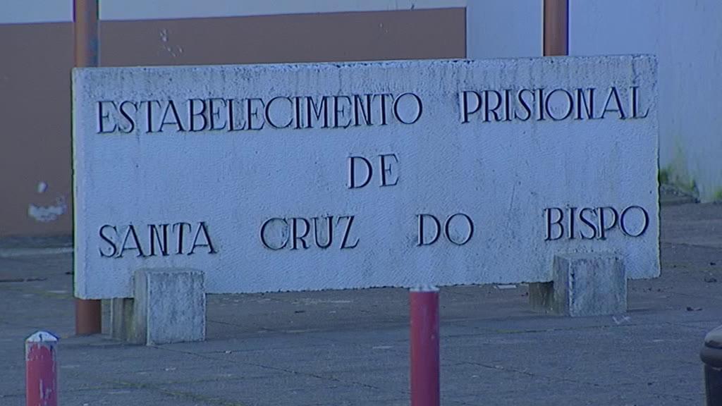Cancelamento de visitas provocou motim em cadeia de Matosinhos