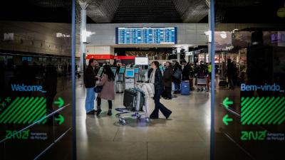 Situação no aeroporto de Lisboa já está "normalizada" após constrangimentos devido à greve do SEF - TVI