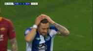 Alex Teles remata à malha lateral da baliza e quase fazia o primeiro para o FC Porto
