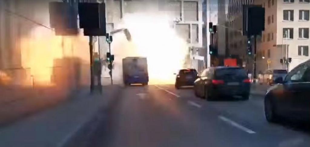 Autocarro explode em Estocolmo (reprodução YouTube Max Eriksson)