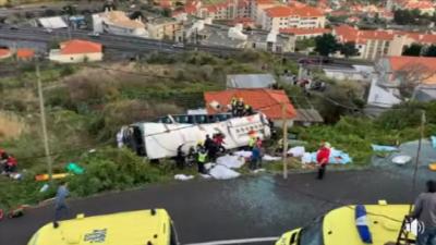 Morreu o motorista do autocarro que se despistou na Madeira em 2019. Era o único arguido no caso - TVI