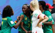 Jogadoras dos Camarões indignadas com o VAR (foto Reuters)