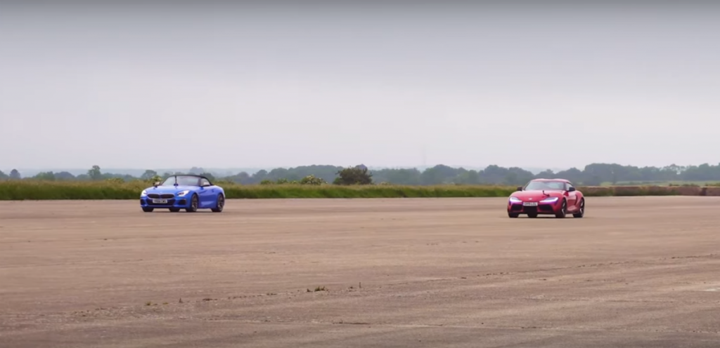 BMW Z4 vs Toyota Suora (reprodução YouTube «carwow»)
