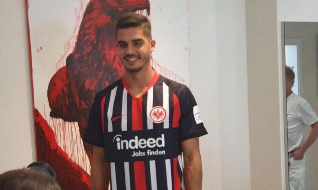 André Silva já vestiu a camisola do Eintracht