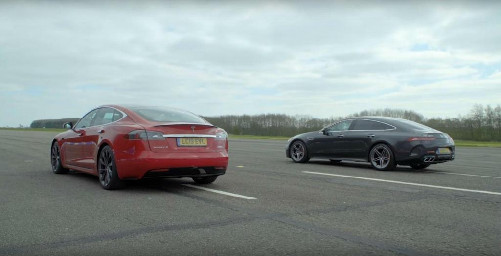Tesla Model S vs Mercedes-AMG GT 63 4 Portas