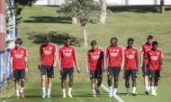 Oito caras novas no treino do Benfica