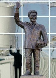 Estátua de Ted Bates, no St Mary’s Stadium, Southampton