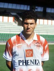 Com 17 anos Zidane já jogava na equipa principal do Cannes