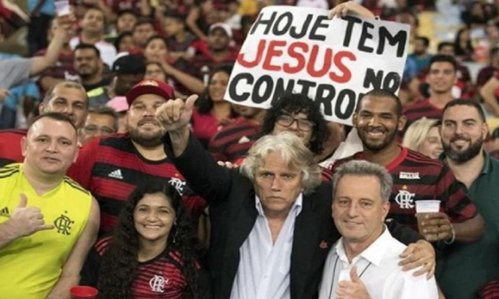 O sósia de Jorge Jesus entre adeptos do Flamengo