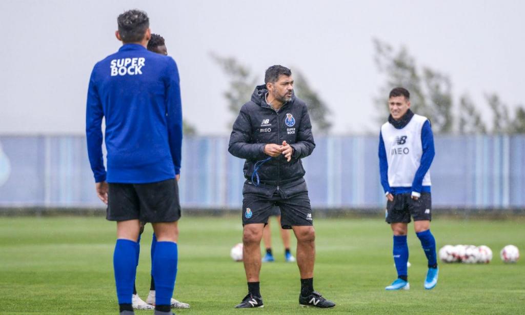 Marchesín e Saravia regressam aos treinos no FC Porto