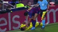 VÍDEO: Suárez luta até ao fim e adversário acaba por ir contra a barreira lateral