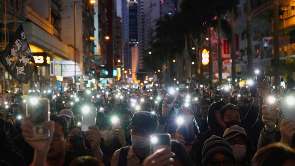 Hong Kong saiu à rua para mais um dia de protestos