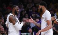 LeBron e Anthony Davis na vitória dos Lakers sobre os Timberwolves (AP Photo/Ringo H.W. Chiu)