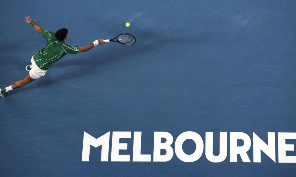 Novak Djokovic vence Milos Raonic no Open da Austrália (AP Photo/Andy Wong)