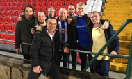 Carlos Carvalhal visitado por sete adeptos do Sheffield Wednesday na Vila das Aves (Twitter)