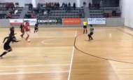 Fifó faz «chapéu» de 10 metros para golo do Benfica (Zona Técnica)