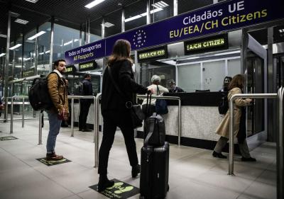 Greve dos inspetores do SEF com adesão de quase 100% nos aeroportos - TVI