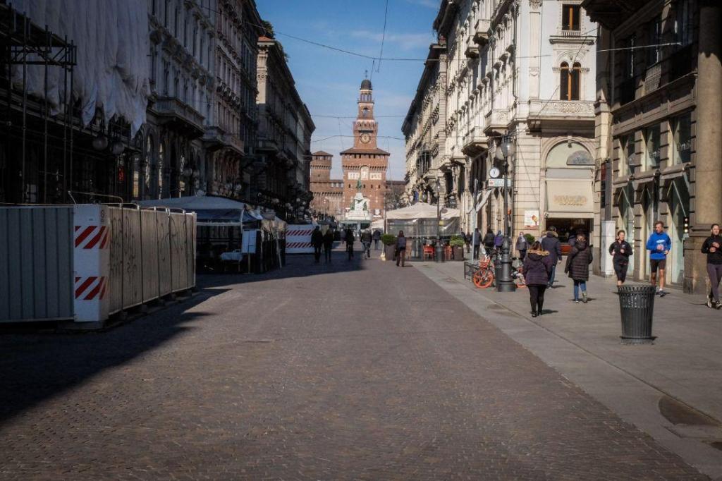 Milão, cidade deserta, depois de governo italiano por 16 milhões em isolamento