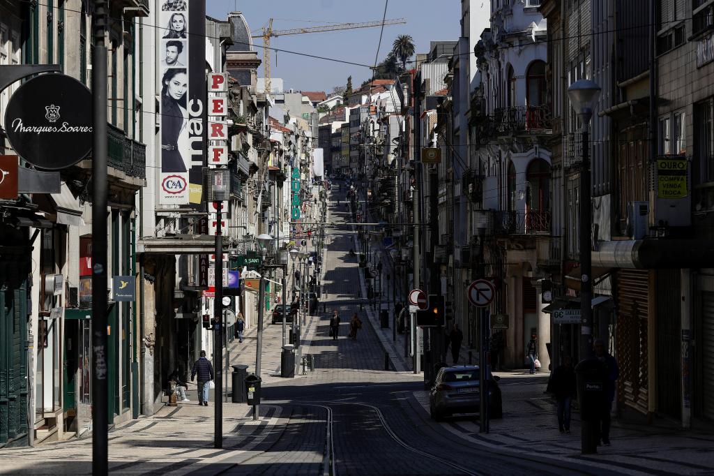 Covid-19: Porto vive dias mais calmos