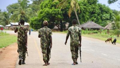 Pelo menos vinte pessoas assassinadas durante ataques de rebeldes em Cabo Delgado - TVI