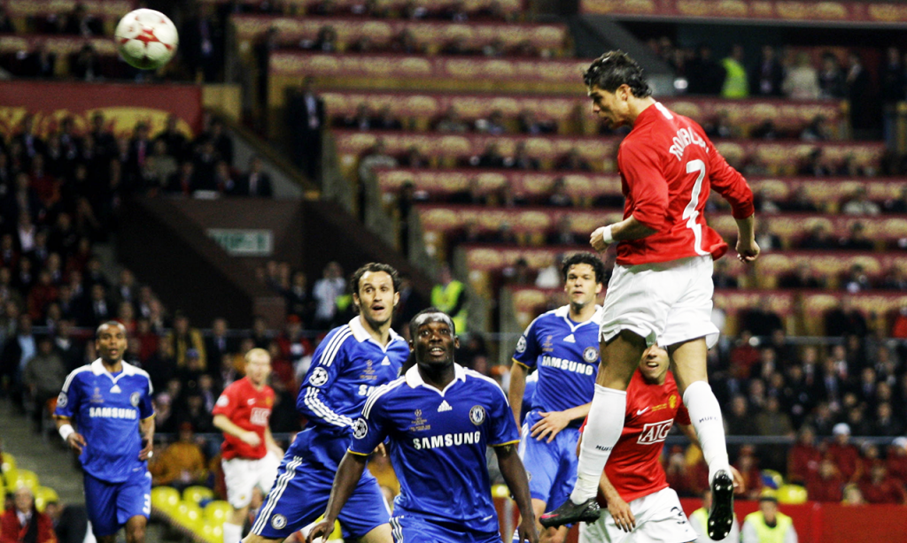 Golo de Cristiano Ronaldo no Manchester United-Chelsea, final da Liga dos Campeões de 2008 (AP/Sergey Ponomarev)