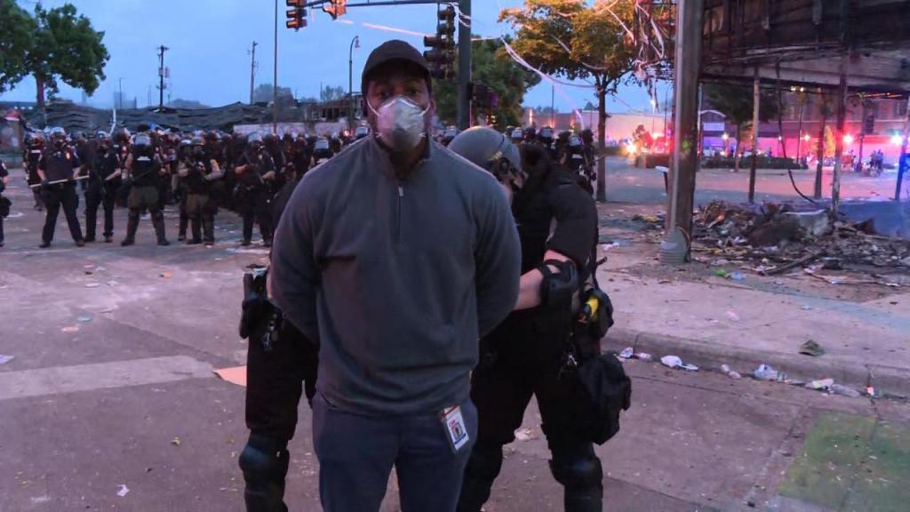 Repórter da CNN detido durante direto dos confrontos em Minneapolis
