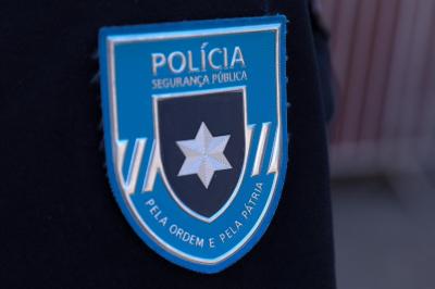 Criança de 8 anos conduziu automóvel na Figueira da Foz e o pai foi detido pela PSP - TVI