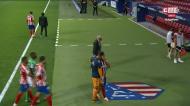 Felipe impede que adversário pise símbolo do Atlético