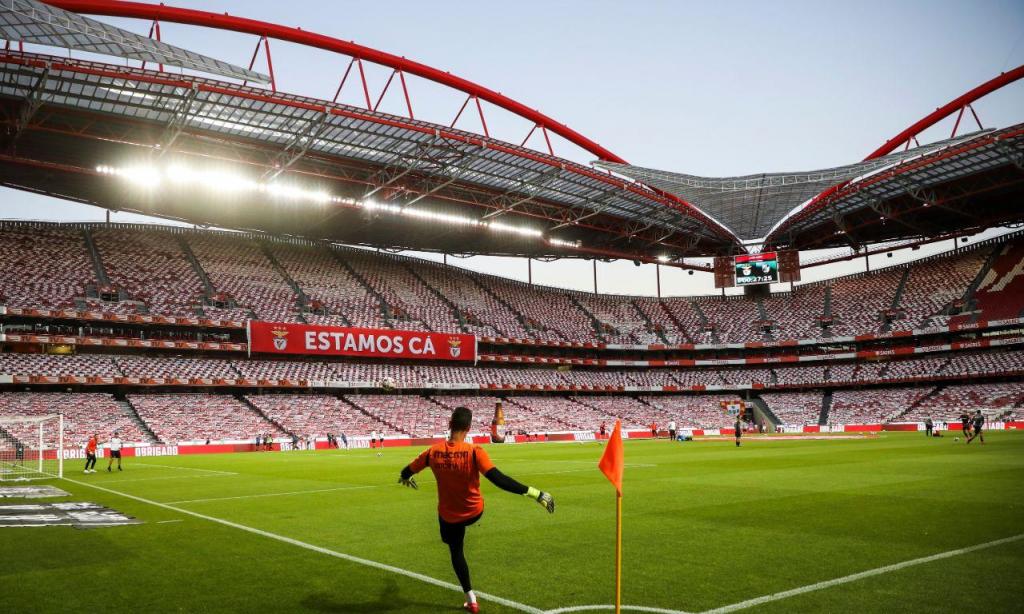 1. Estádio da Luz (Benfica), média de cinco estrelas