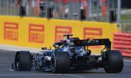 Lewis Hamilton vence GP de Silverstone com pneu furado (AP)