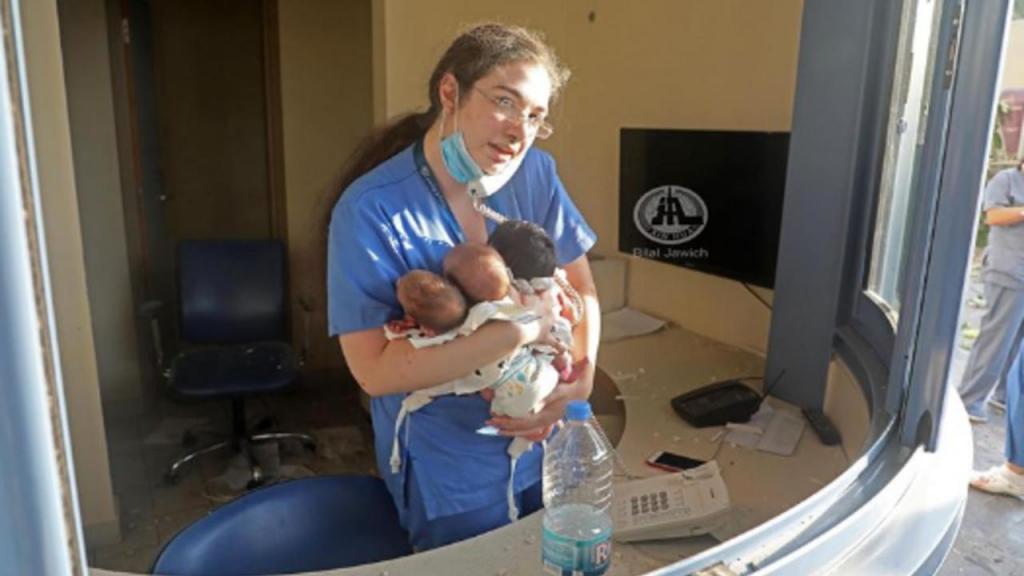 Enfermeira salva três recém-nascidos após explosão em Beirute