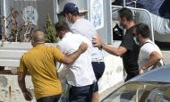 Harry Maguire presente a tribunal em Syros (Giorgos Solaris/InTime News via AP)