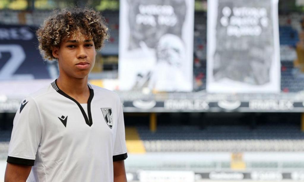 Maher Bouyadel reforça Vitória Guimarães
