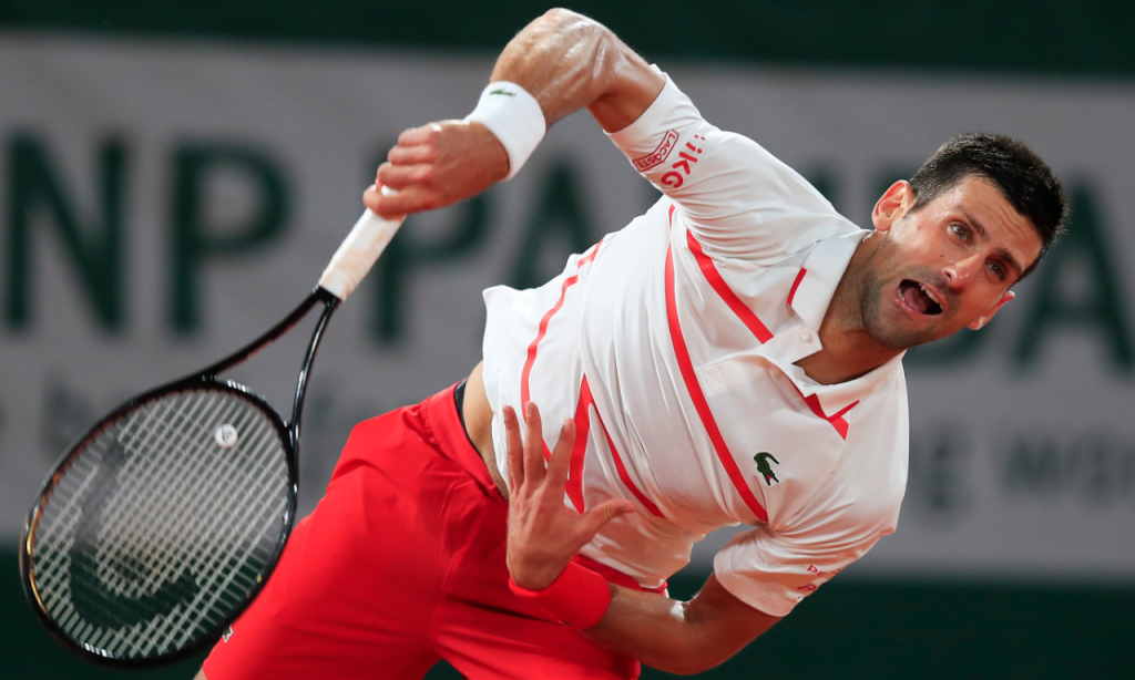 Novak Djokovic vence Mikael Ymer rumo à segunda ronda de Roland Garros 2020 (Michel Euler/AP)