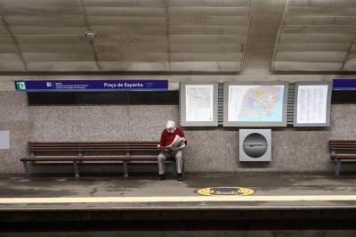 Retomada circulação na linha Azul do Metro de Lisboa após avaria na sinalização - TVI