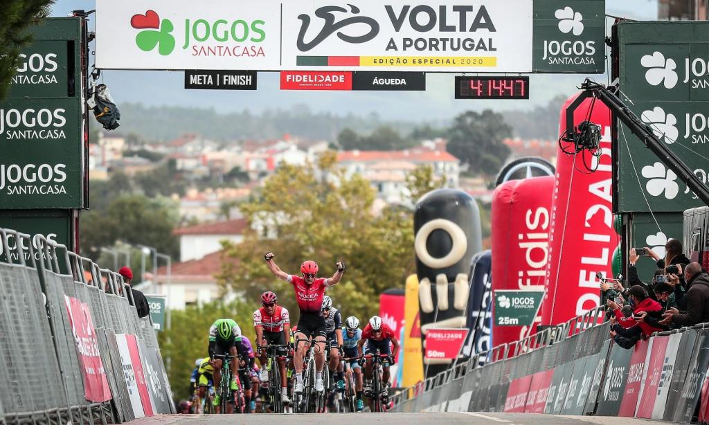 McLay vence quinta etapa na Volta a Portugal (EPA)