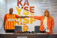 9/20: Manuel Fernandes, 35 anos, médio. Deixou o Kayserispor da Turquia, no final de 2021.