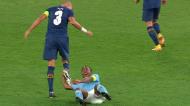O lance entre Pepe e Sterling que irritou Guardiola