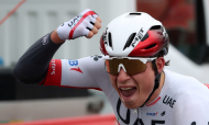 Jasper Philipsen vence 15.ª etapa da Vuelta (Kiko Huesca/EPA)