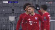 Sané faz o terceiro para o Bayern de cabeça