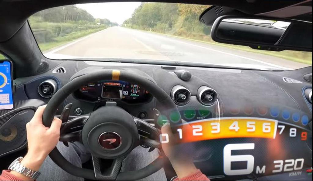 McLaren 600LT Spider a 320 km/h na Autobahn (reprodução YouTube «AutoTopNL»)