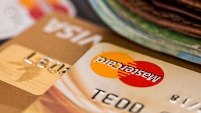 Saiba como se proteger de burlas com o cartão de crédito - TVI