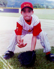 Mikel Villanueva, futebolista do Santa Clara, quando jogava basebol na Venezuela na formação (Fotografia cedida por Mikel Villanueva)