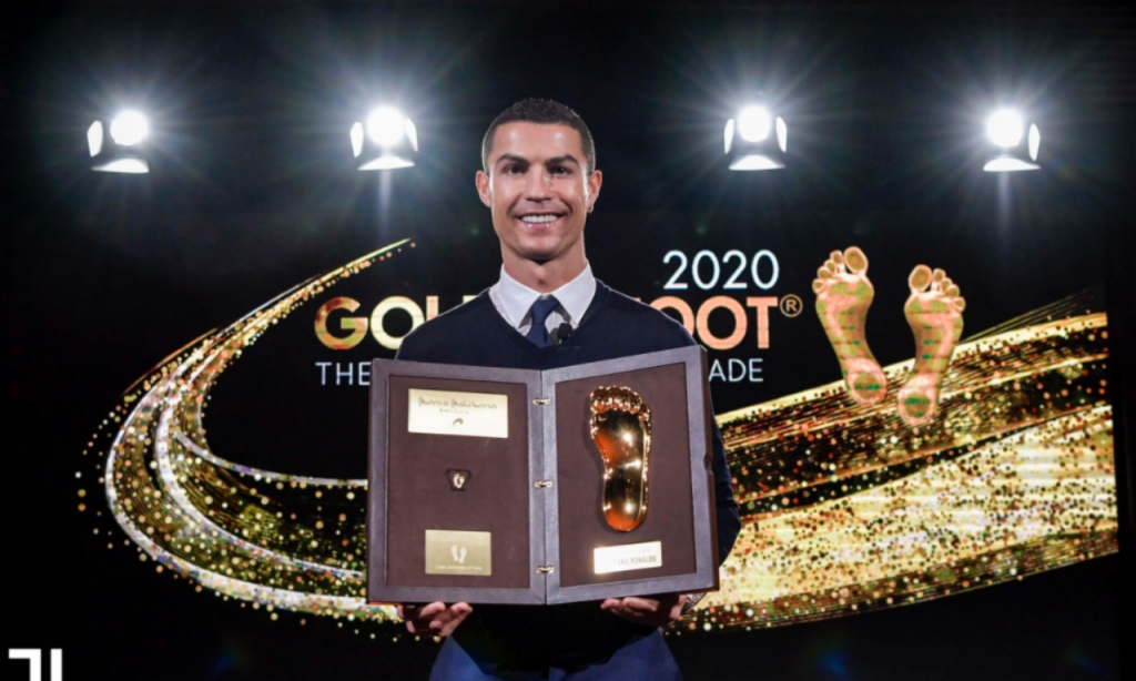 Cristiano Ronaldo recebeu o prémio «Golden Foot»