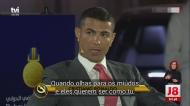 Ronaldo revela que às vezes arrasta a namorada às duas da manhã para trabalhar no ginásio