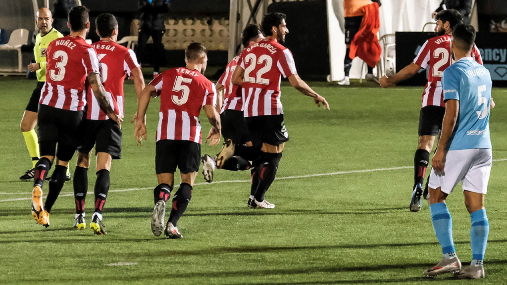 Athletic Bilbao festeja golo de Raúl García, que iniciou a reviravolta ante o Ibiza-Eivissa na Taça do Rei (Sergio G. Canizares/EPA)
