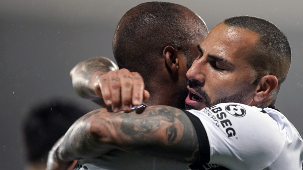 Ricardo Quaresma e Óscar Estupiñán marcaram na vitória do V. Guimarães sobre o Nacional (Hugo Delgado/LUSA)