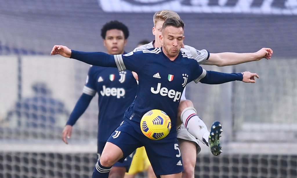 Arthur em ação no Juventus-Bolonha (Fabio Ferrari/AP)